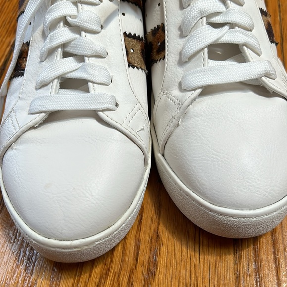 Ccocci low profile ladies sneakers.  Iris style from local boutique. Size 6. - Picture 5 of 8